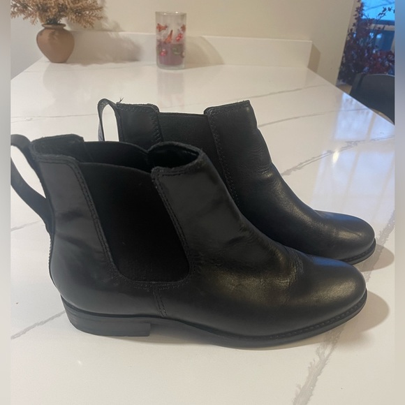 *HUGE PRICE DROP!* Like New Leather LL Bean Booties, sz 7.5